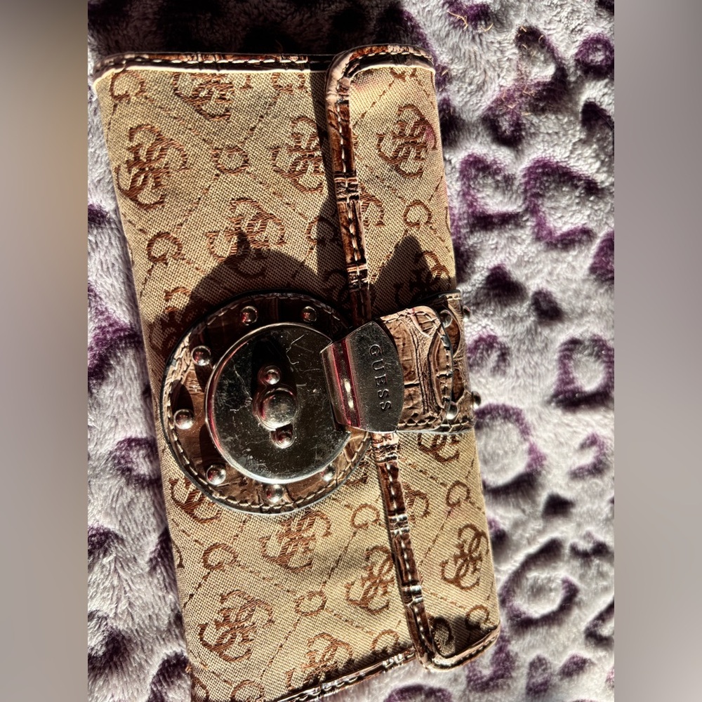 Guess wallet
